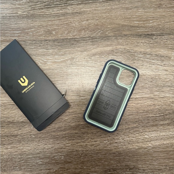 OtterBox Defender Case - Picture 7 of 12